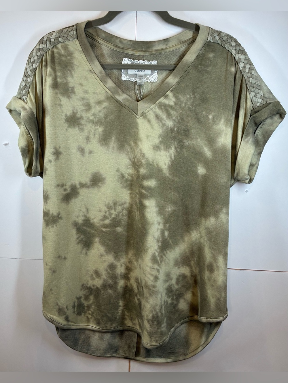 NWT Cupio Tie Dye V-Neck Top Braided Shoulder Short Sleeve Olive Size Large